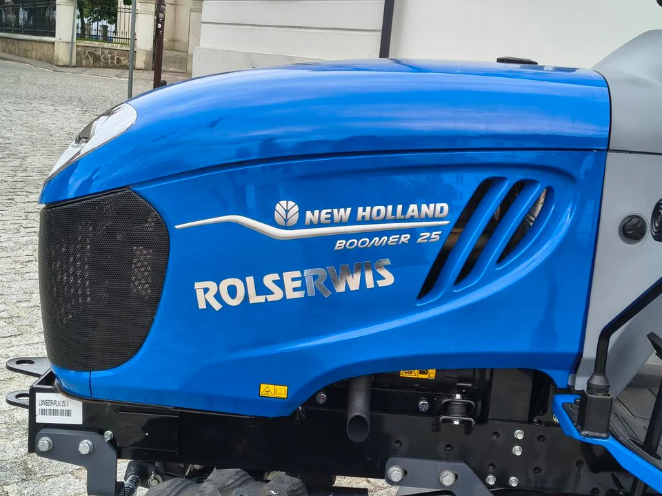 New Holland Boomer 25