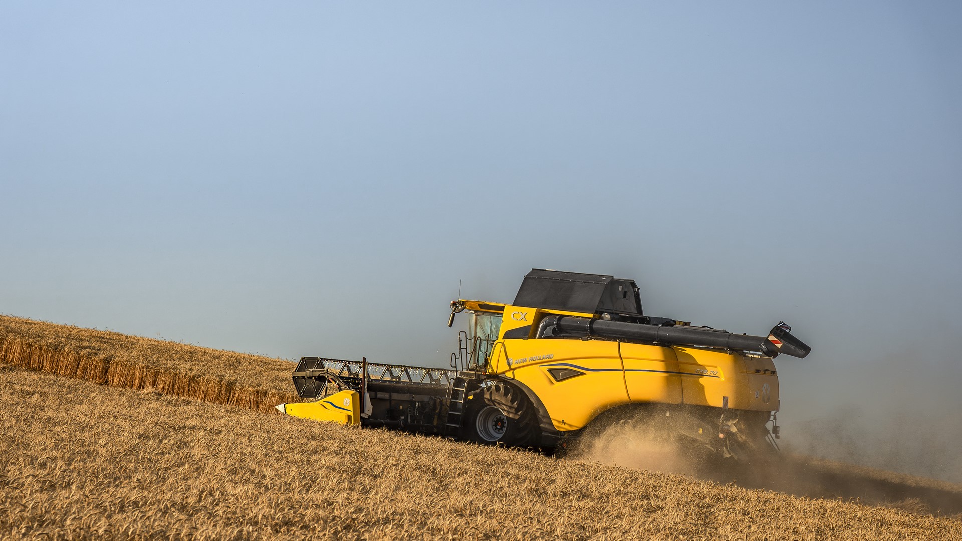 Kombajn New Holland ze Smart Traction Control podczas żniw – nagroda EIMA 2026